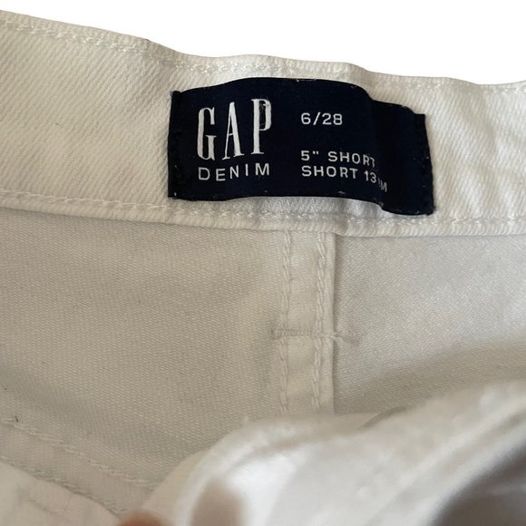 GAP Jean Shorts *White*  Size 6/28 - Picture 4 of 4